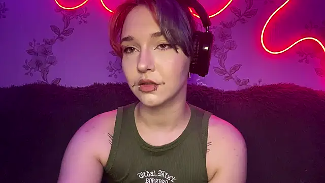 LILLYWYS online show from June 24, 2026, 5:11 pm