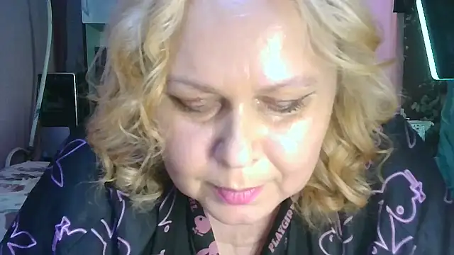 Snapshot of Roksolana5398 chatting on July 6, 2026, 10:22 am Roksolana5398 online show from July 6, 2026, 10:22 am