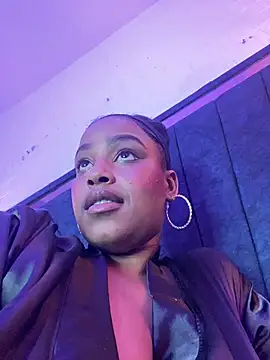 Ayla Noir online show from June 30, 2026, 6:52 pm