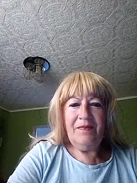 EmmaSwan555 online show from July 12, 2026, 5:08 am