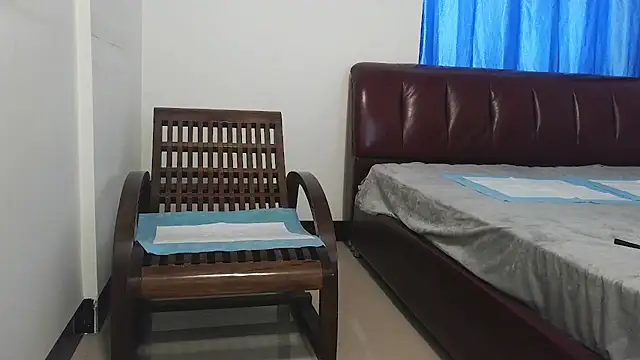 qiqi454524 online show from July 4, 2026, 5:58 am
