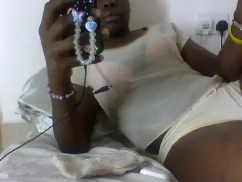 Snapshot of Norah_M chatting on July 21, 2026, 10:49 am Norah M online show from July 21, 2026, 10:49 am