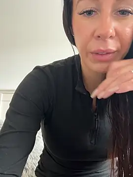 Snapshot of Charming_ScarlettX chatting on July 6, 2026, 12:45 pm Charming ScarlettX online show from July 6, 2026, 12:45 pm