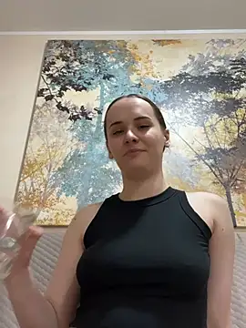 MilkyMinii online show from July 4, 2026, 9:19 pm