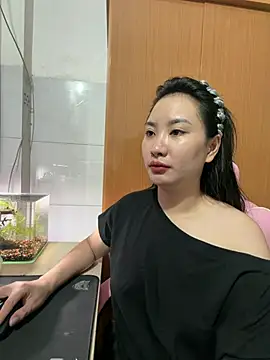 QuynhAnh68 online show from July 4, 2026, 2:43 pm