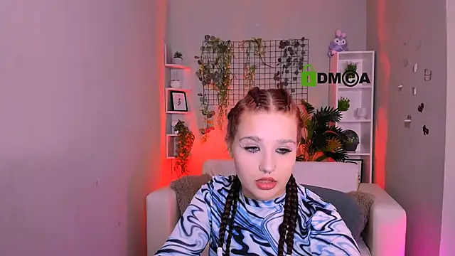juliet roseee online show from July 13, 2026, 7:24 pm