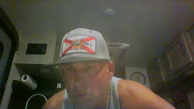 Snapshot of Reelg21 chatting on July 31, 2026, 9:09 am Reelg21 online show from July 31, 2026, 9:09 am