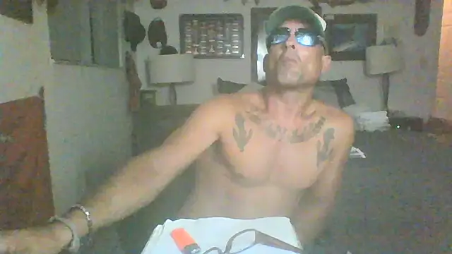 Snapshot of Reelg21 chatting on July 8, 2026, 3:30 am Reelg21 online show from July 8, 2026, 3:30 am