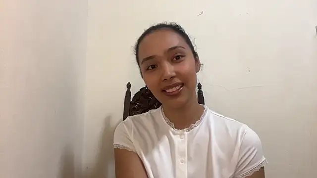 Snapshot of FlorettaBuhl chatting on July 3, 2026, 1:28 pm FlorettaBuhl online show from July 3, 2026, 1:28 pm