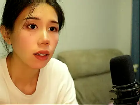 Anna-b8 online show from July 6, 2026, 1:01 am