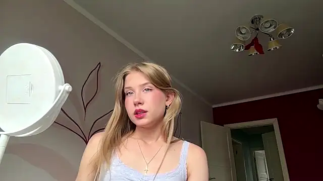 FelicaTunson online show from July 7, 2026, 7:23 am