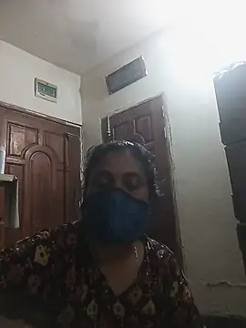 Snapshot of Moyna_52 chatting on July 3, 2026, 9:05 am Moyna 52 online show from July 3, 2026, 9:05 am