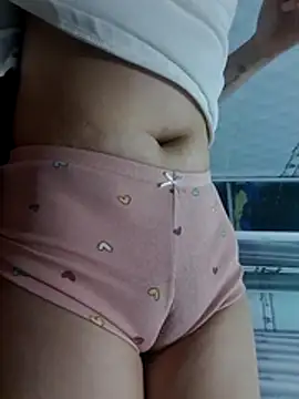 Lynnababy26 online show from July 8, 2026, 5:57 pm