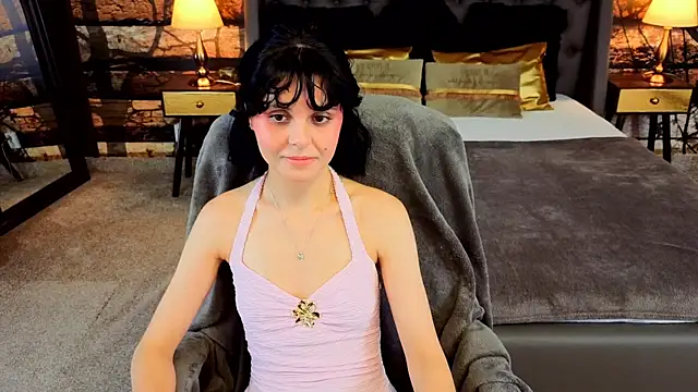 Milena Lynn online show from July 5, 2026, 3:19 pm