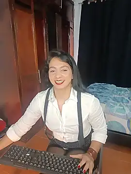 Snapshot of Paulina_house chatting on August 4, 2026, 8:46 pm Paulina house online show from August 4, 2026, 8:46 pm