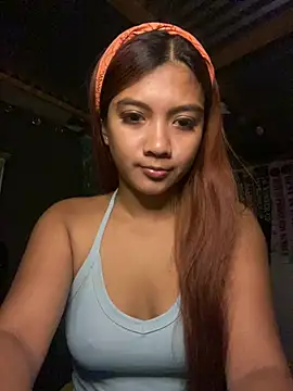 Snapshot of sweetangel143 chatting on July 8, 2026, 1:45 pm sweetangel143 online show from July 8, 2026, 1:45 pm