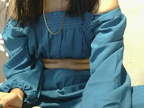 Snapshot of DesiQueenLive chatting on July 27, 2026, 7:04 am DesiQueenLive online show from July 27, 2026, 7:04 am