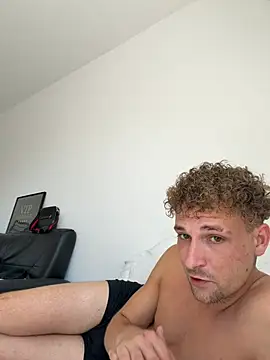 Snapshot of youngplayboymmm chatting on July 13, 2026, 10:36 am youngplayboymmm online show from July 13, 2026, 10:36 am