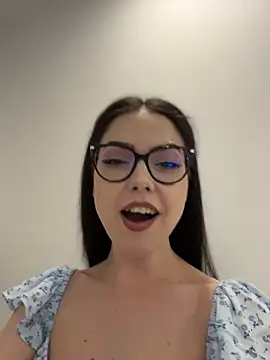 KaylaLewyss online show from July 7, 2026, 7:28 pm