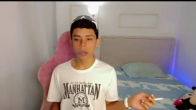 Snapshot of JeifMoon_ chatting on July 11, 2026, 12:16 pm JeifMoon online show from July 11, 2026, 12:16 pm