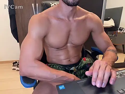MisterLuxbr online show from July 9, 2026, 2:56 am