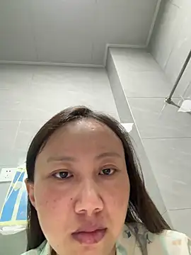IcebergQueen online show from July 10, 2026, 12:21 am