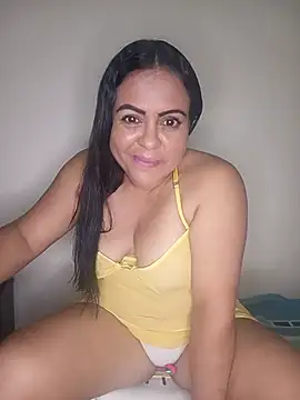 Hotpeppermint online show from July 13, 2026, 4:01 am