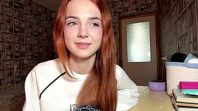 Snapshot of HopeOliger chatting on July 11, 2026, 3:34 pm HopeOliger online show from July 11, 2026, 3:34 pm