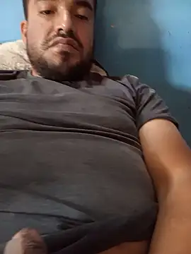 Snapshot of Elgallonegro10 chatting on August 4, 2026, 10:47 pm Elgallonegro10 online show from August 4, 2026, 10:47 pm