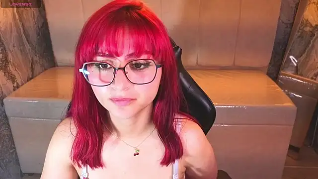 Queen Red v online show from July 17, 2026, 6:54 am