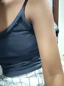 Snapshot of RIYA_SHARMA_3 chatting on July 18, 2026, 4:32 am RIYA SHARMA 3 online show from July 18, 2026, 4:32 am