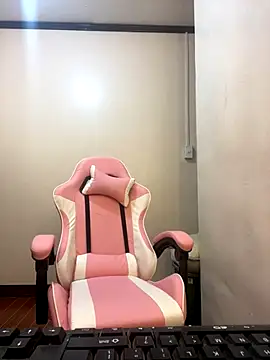 YourTSLovely online show from November 25, 2025, 5:08 am