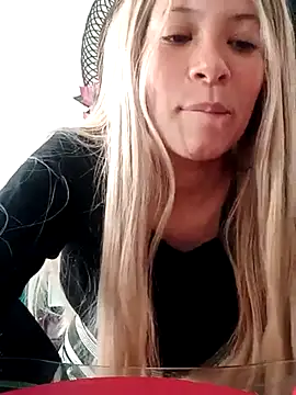 Snapshot of Amapola1 chatting on July 21, 2026, 3:13 pm Amapola1 online show from July 21, 2026, 3:13 pm