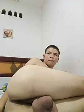 Snapshot of tuneneblanco chatting on July 17, 2026, 6:38 pm tuneneblanco online show from July 17, 2026, 6:38 pm