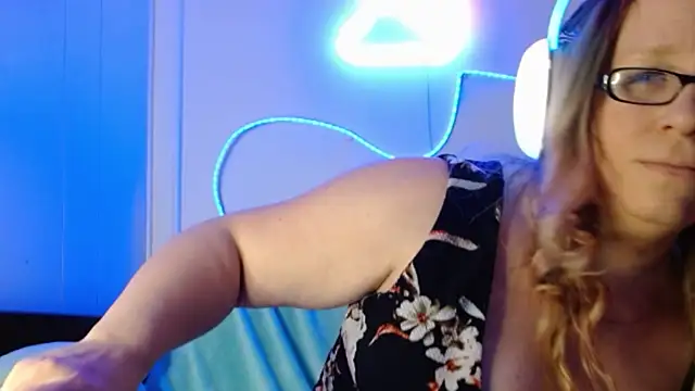 Snapshot of XxMs_StarzxX chatting on January 17, 2025, 1:04 am XxMs StarzxX online show from January 17, 2025, 1:04 am