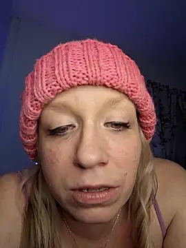 Snapshot of XxMs_StarzxX chatting on January 25, 2025, 5:18 am XxMs StarzxX online show from January 25, 2025, 5:18 am