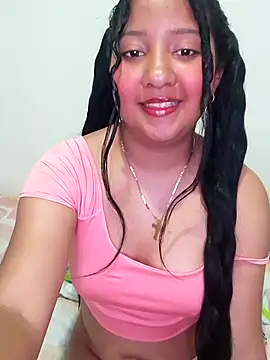 Snapshot of Luna_Dorada chatting on July 24, 2026, 8:38 pm Luna Dorada online show from July 24, 2026, 8:38 pm