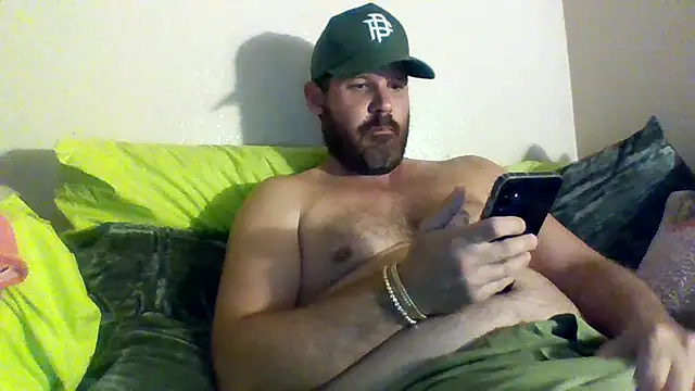 Snapshot of Cubby_Holes chatting on July 19, 2026, 9:33 pm Cubby Holes online show from July 19, 2026, 9:33 pm
