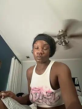 Snapshot of therealgiabenj chatting on July 20, 2026, 6:54 pm therealgiabenj online show from July 20, 2026, 6:54 pm