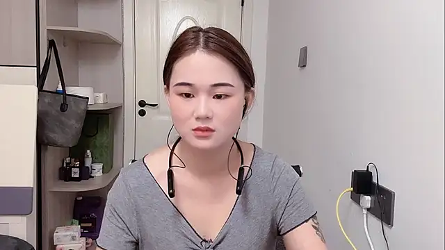 xiaolajiao-162 online show from July 24, 2026, 2:18 am