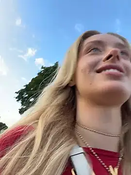 PollyDolly online show from July 22, 2026, 4:42 pm