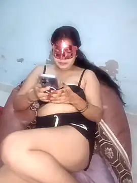 Komal hot76 online show from July 30, 2026, 4:28 pm