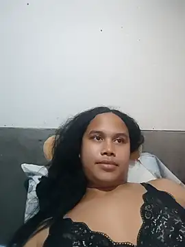 Nathalie 25 online show from July 24, 2026, 4:19 am