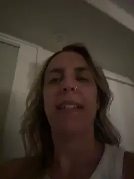 mellybearzzz online show from July 23, 2026, 4:32 am