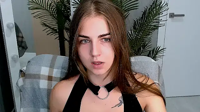 LiluBloom online show from July 29, 2026, 5:17 am