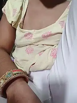 Snapshot of Neha2Cpl chatting on July 29, 2026, 7:29 am Neha2Cpl online show from July 29, 2026, 7:29 am