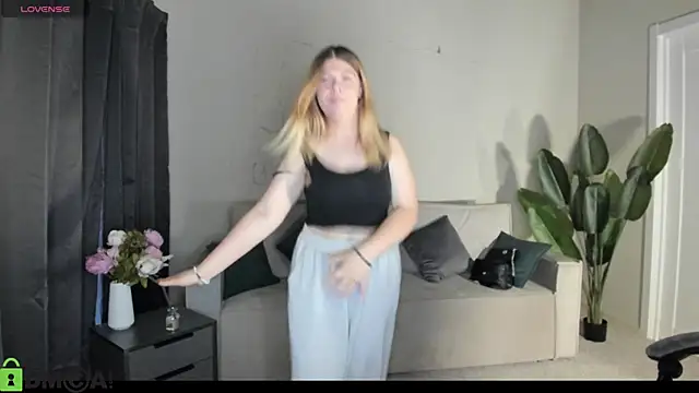 Stefania-sweet online show from July 24, 2026, 6:31 am