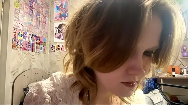 Snapshot of JosephineBulmer chatting on July 23, 2026, 4:25 pm JosephineBulmer online show from July 23, 2026, 4:25 pm