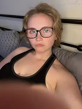 Kat peachyy26 online show from July 29, 2026, 2:44 am