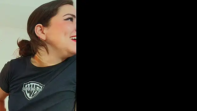 Snapshot of Julianna_SX chatting on July 27, 2026, 12:34 pm Julianna SX online show from July 27, 2026, 12:34 pm